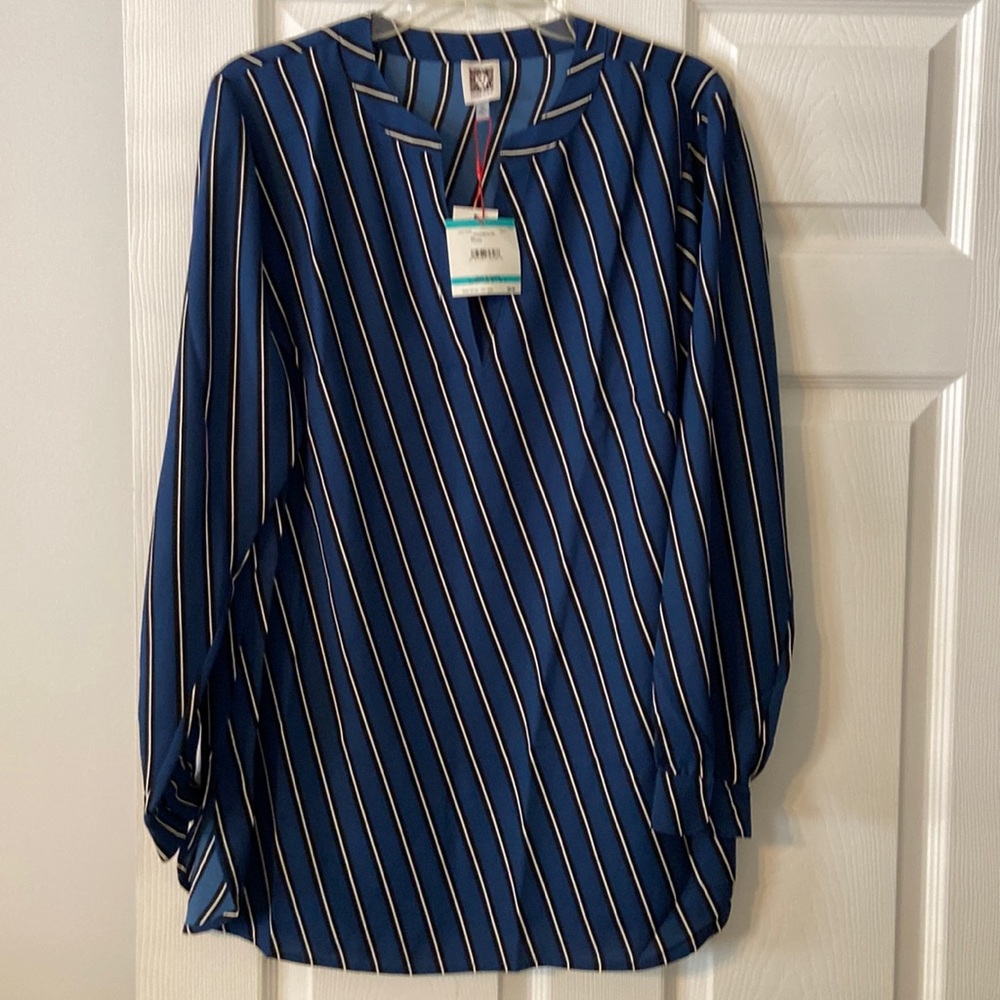 Anne Klein Women Blouse size 0X brand new with tags blue and white very pretty